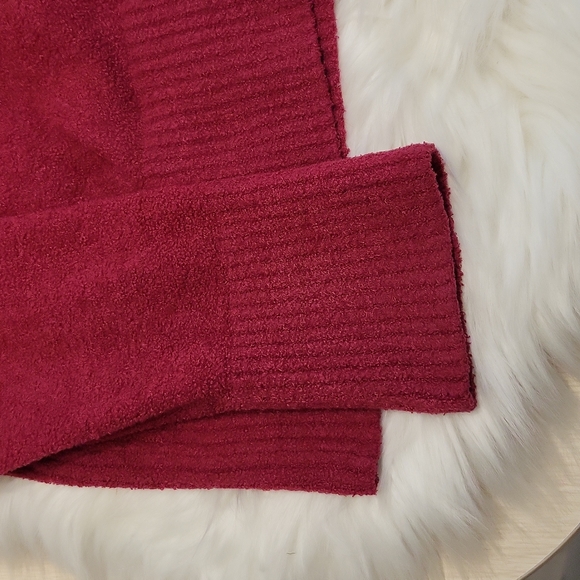 Dalia Velour Top - Picture 7 of 8